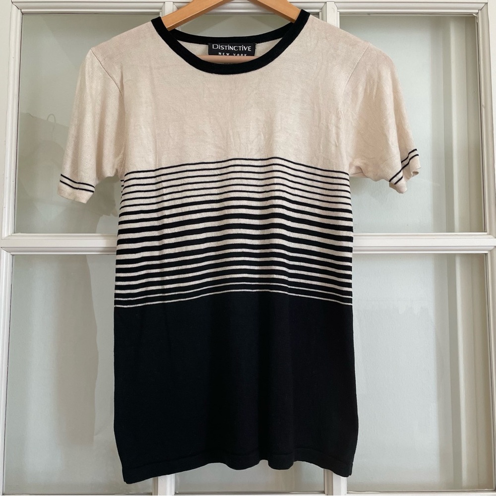 Distinctive New York black white striped 100% silk knit short sleeve t-shirt tee